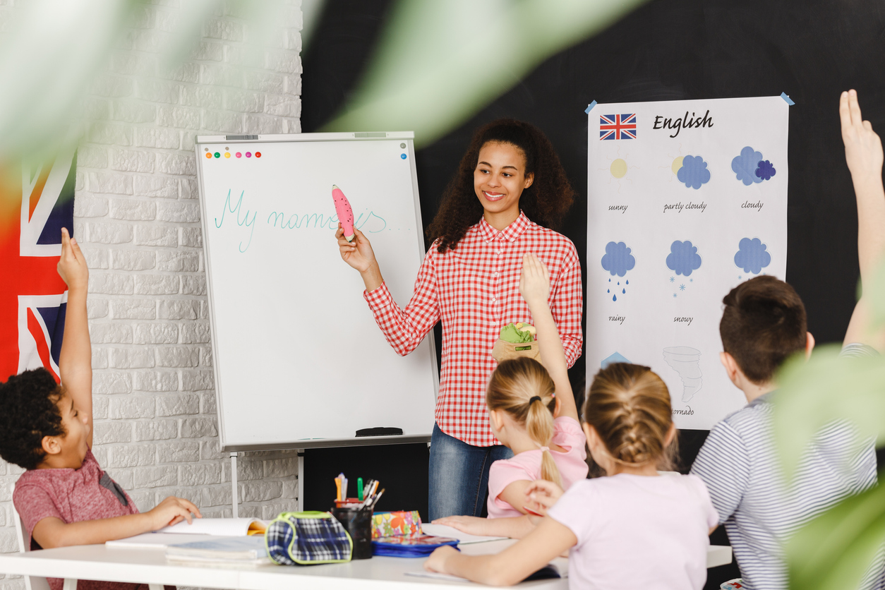 Nauka języka angielskiego w szkole językowej – 4 zalety